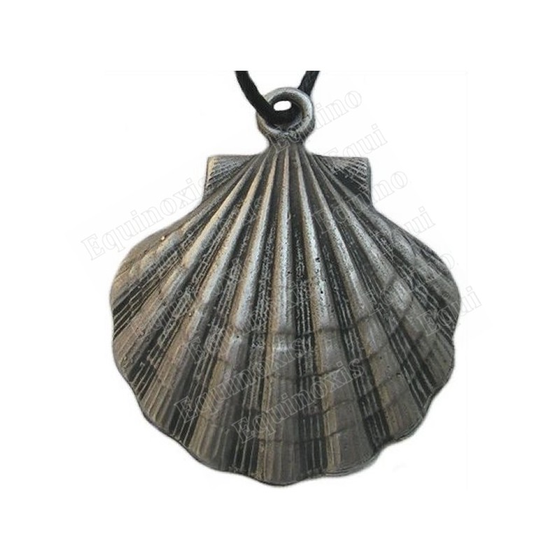 Symbolic pendant – Scallop – Antique silver